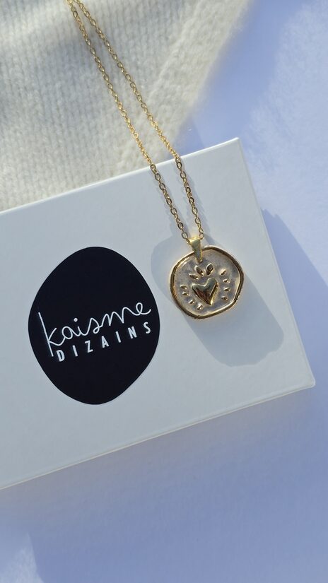 kaklarota... KAISME ir manī... bēša