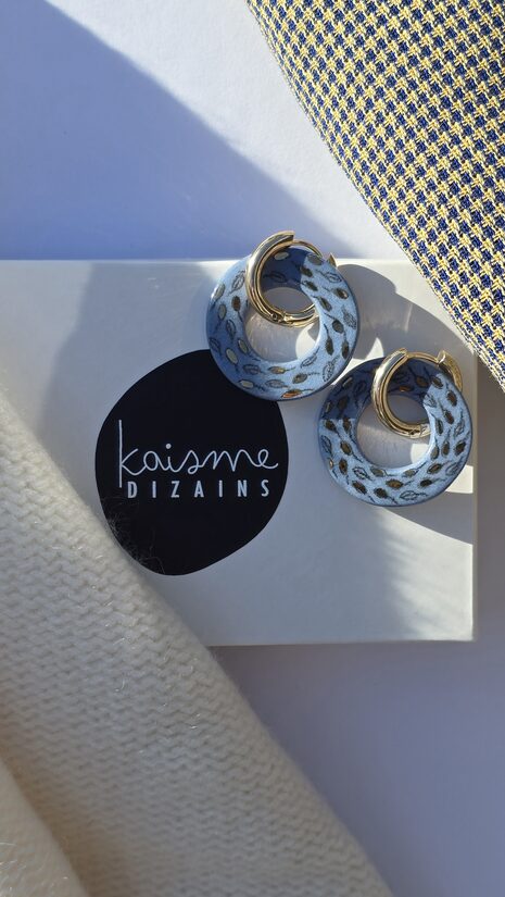 auskari... plaukstu... zili