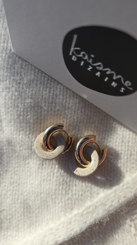 auskari... neapturamā... bēši