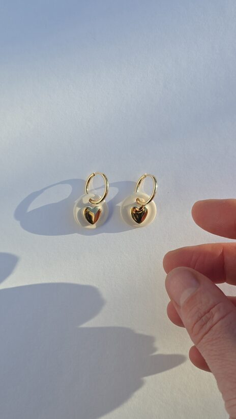 auskari... es mīlu... mierīgi balti