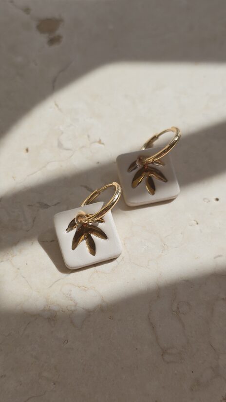 auskari... "es esmu tik daudz..."